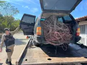 Carro com 500 kg de fios de cobre furtados é apreendido em Divinópolis