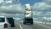 Carro com carga irregular é flagrado em Fortaleza; veja infrações