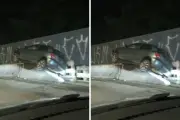 Carro sobe em mureta de ponte e interdita Rio-Santos em Caraguatatuba