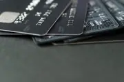 Cartões de luxo: Caixa Ícone e Altus Liv disputam ultra renda em 2025