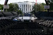 Casa Branca revela ringue do UFC de 28 metros para aniversário de Trump