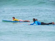 Centro de treinamento de surfe em Saquarema forma campeões com psicólogos e inglês