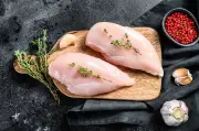 Chef revela truques para filé de frango suculento e saboroso