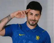Chelsea escolhe Carlinhos Maia para lançar novo uniforme