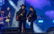 Chitãozinho e Xororó lançam 'Caipira Eu Sou' com banda Traia Véia