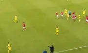 Christian Eriksen desmaia em campo e repete drama de 2021