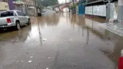 Chuva forte alaga bairros e interdita trânsito em Sorocaba