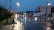 Chuva intensa alaga ruas de Porto Alegre e Defesa Civil emite alerta