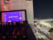 Cinema com vista privilegiada encanta cariocas no Rio