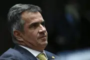 Ciro Nogueira pede para ficar mais 3 meses em imóvel de banqueiro preso