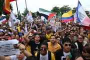 Colômbia: bombardeio militar mata 9 de cartel a uma semana do 2º turno