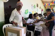 Colômbia vota em segundo turno presidencial acirrado entre extrema direita e esquerda