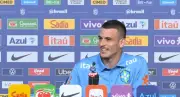 Com bom humor, Ibañez não revela se treina como lateral ou zagueiro