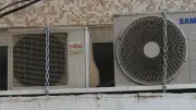 Comerciantes da Tijuca usam correntes para evitar furto de ar-condicionado