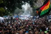 Ícone do rock argentino: velório de Indio Solari atrai multidão comparada ao de Maradona