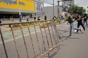 Confrontos entre manifestantes e polícia marcam abertura da Copa no México