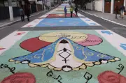 Corpus Christi: Caçapava revive tradição dos tapetes coloridos