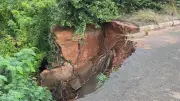 Crateras interditaram avenida em Itápolis há 1 ano e meio