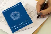 Crédito consignado privado: valor médio cai 73% e inadimplência sobe