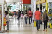Crise no varejo: ações perdem até 99% com juros altos