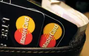 Cuba suspende transações com Visa e Mastercard devido a sanções dos EUA