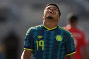 Cucho Hernández brilha na Copa, mas ainda não conhece o filho