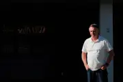 Defesa de Bolsonaro confirma posse de pistola apreendida em blitz
