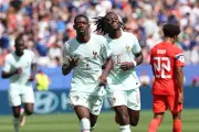 Dembélé marca três vezes, França goleia Noruega e lidera Grupo I