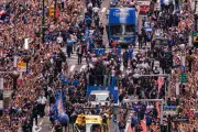 Desfile dos Knicks atrai mais de 1 milhão em NY após 53 anos