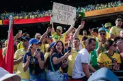DF adota ponto facultativo e horários especiais para jogo do Brasil na Copa