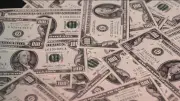 Dólar sobe 0,71% com avanço de negociações entre EUA e Irã