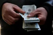 Dólar sobe a R$ 5,186 nesta terça com definição da Ptax de fim de mês