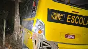 Dois acidentes com ônibus escolares deixam feridos em Marataízes