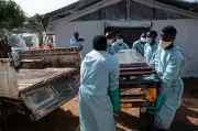 Ebola no Congo pode durar um ano sem atingir pico, alerta Cruz Vermelha