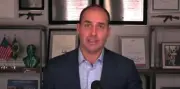 Eduardo Bolsonaro sugere trocar Pix por Zelle e gera polêmica nas redes