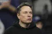 Elon Musk se torna o primeiro trilionário da história após IPO da SpaceX