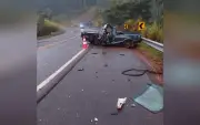 Engavetamento entre três carros deixa feridos leves em Timburi