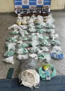 Enteado e padrasto presos com quase 4 kg de drogas em Barra do Piraí