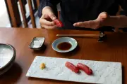 Erros comuns ao comer sushi que você deve evitar