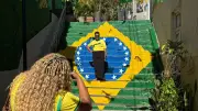 Escadaria da Copa viraliza e muda rotina de moradores no Centro do Rio