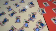 Escola de SP cria álbum de figurinhas com alunos e professores