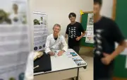 Estudante de 14 anos dá palestras sobre dinossauros em Marília