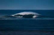 Estudo de 3 anos pode liberar surfe na Ilha dos Lobos, a 'melhor onda do Brasil'