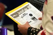 EUA criam 172 mil empregos em maio, superando expectativas