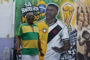 Família de Rayan se reúne na Barreira do Vasco para torcer pelo atacante na Copa