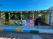 Família no Acre mantém tradição de 50 anos de decorar casa para a Copa