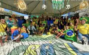 Família sergipana une Copa e São João em decoração inédita