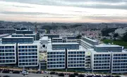 Famílias recebem apartamentos do maior conjunto habitacional de SP