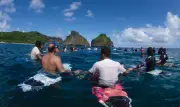 Fernando de Noronha homenageia Petrônio Tavares, incentivador do surfe