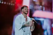 Ferrugem fará show após jogo do Brasil em evento da Copa no Rio